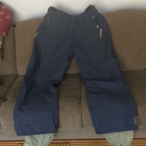 Special blend snowboard pants.